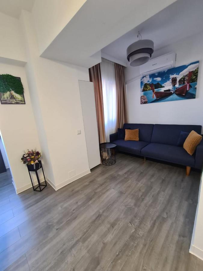 Central Apartment Târgu Jiu Buitenkant foto